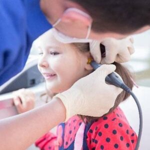 Impactul otitelor frecvente asupra auzului la copii – riscuri și consecințe pe termen lung.